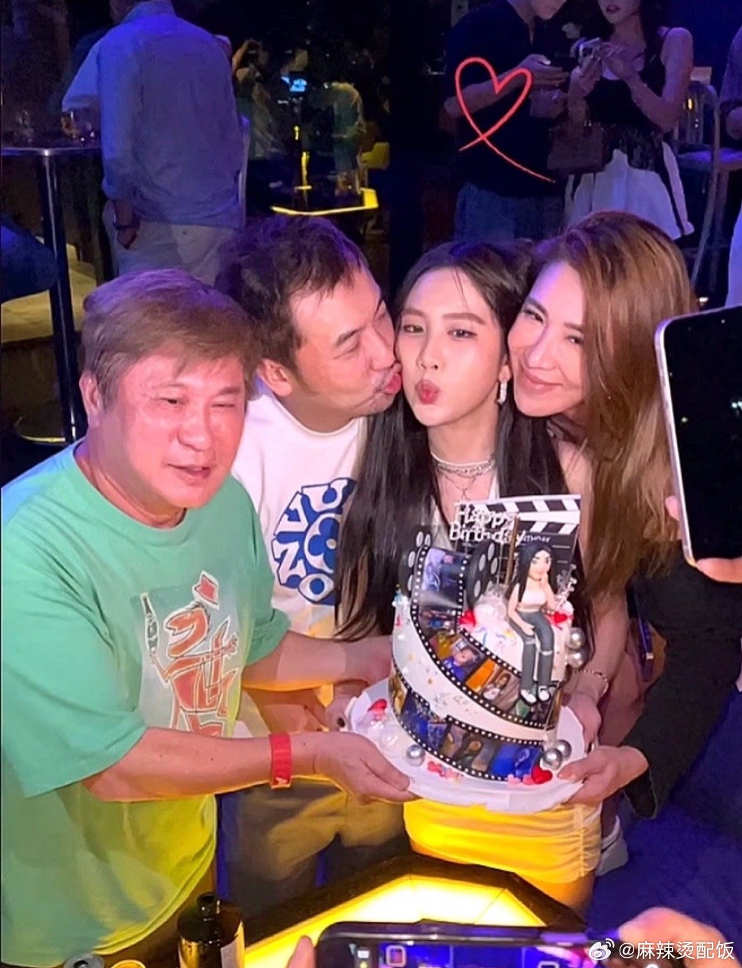 时间过得真快啊，小祯的女儿Emma18岁了（右图是佩甄） ​​​