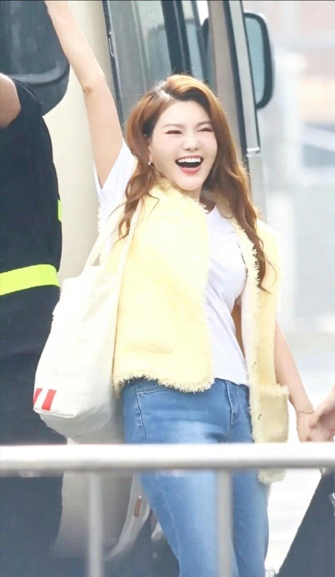 乌兰图雅又在哪儿闯祸呢回北宋这个梗我能笑一年，姐姐也太有梗了