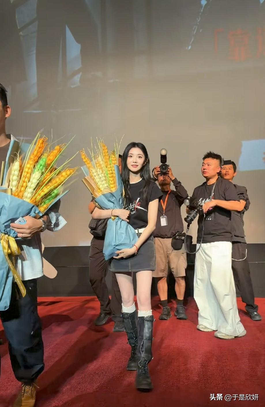 刘浩存生图状态封神！路演全程笑眼弯弯，终于找回松弛感了
 
谁懂啊！刘浩存最近的