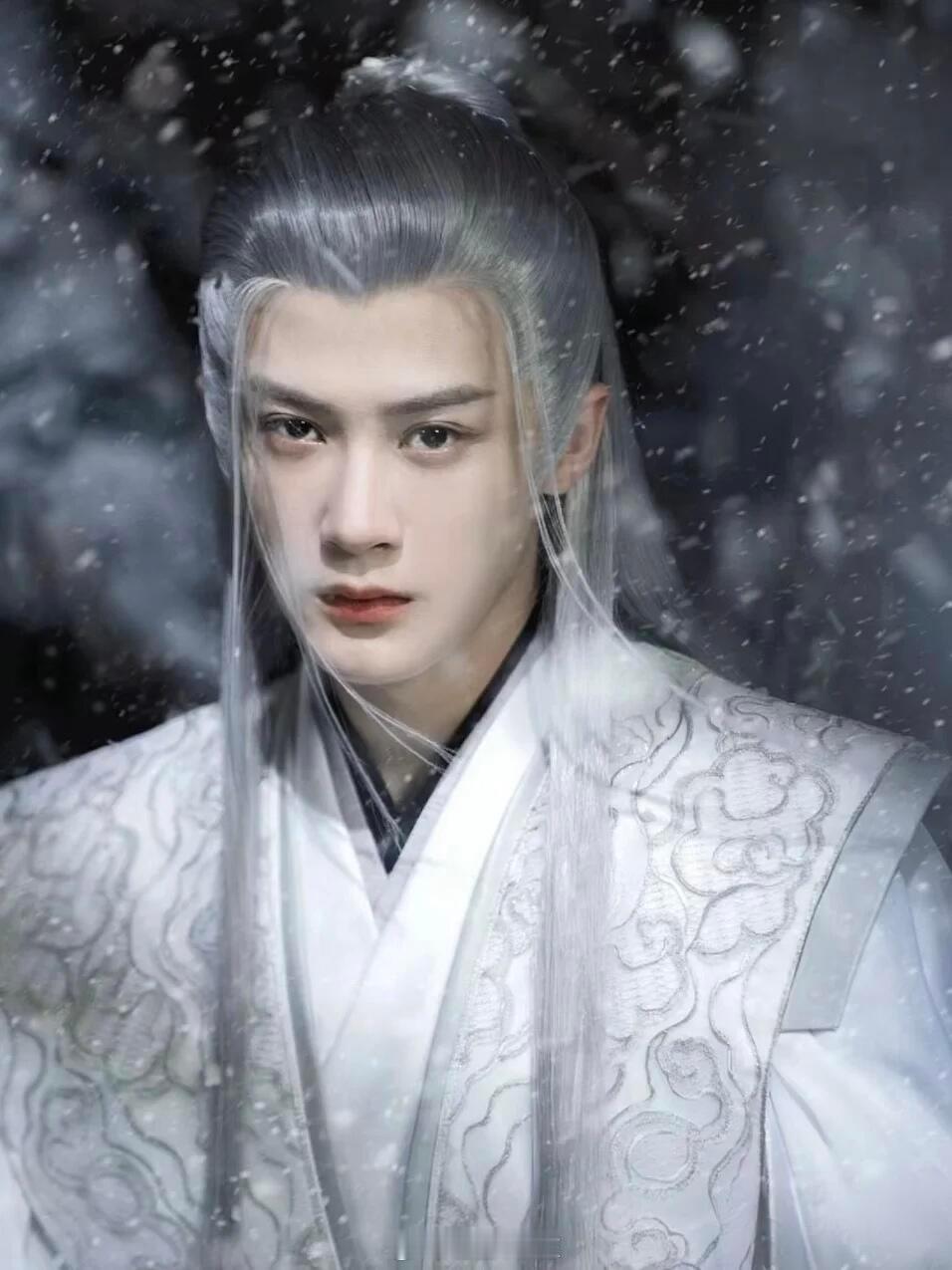 檀健次 刘一诺有网友留言问他俩接吻谁低头？什么梗檀健次刘一诺差16岁