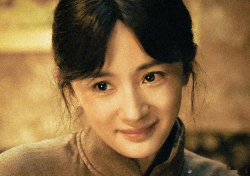 内娱现状太真实！女明星练到体脂 13%，男明星忙着恋恋恋网友神总结戳中内娱真相：