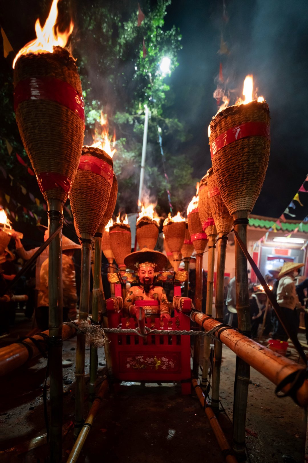 *在路上*过江村火把节...这项习俗源于明代抗倭。据记载，明嘉靖三十五年（155