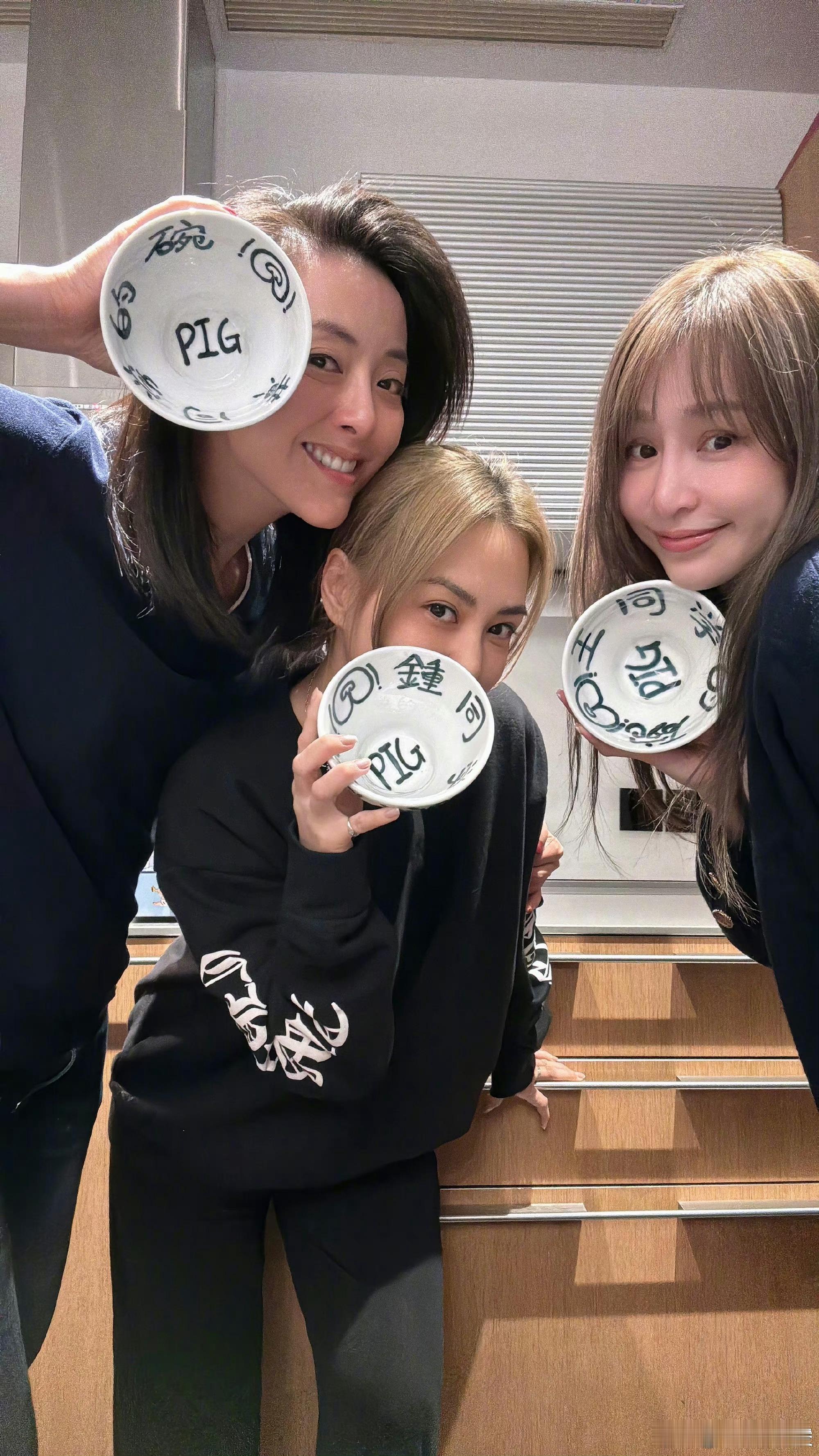 #黄小蕾说有王心凌真好#两位pljj把友谊具象化了 ​​​