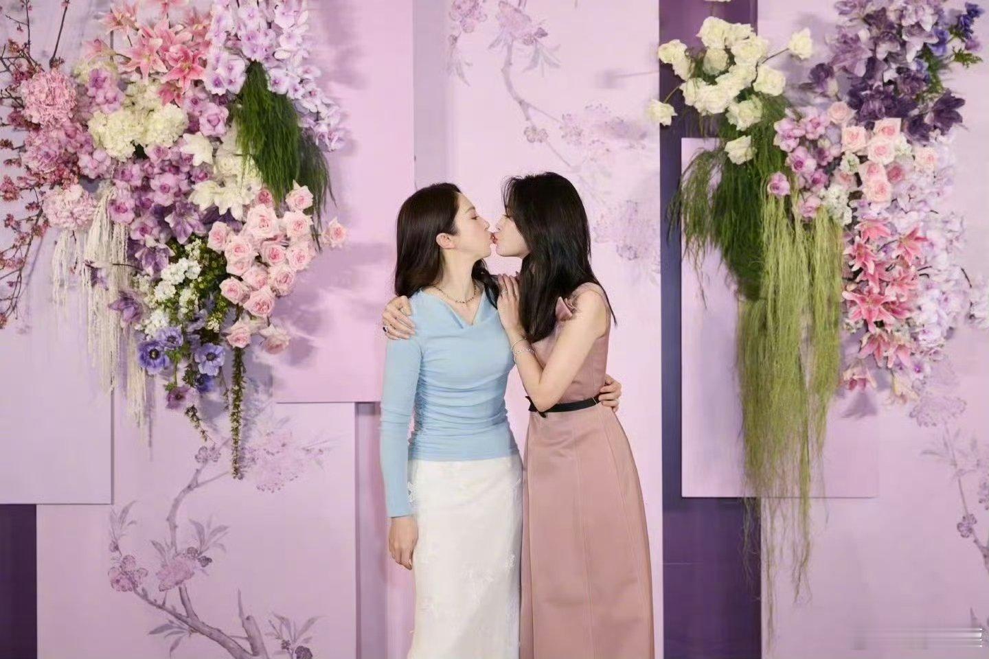 关悦祝董璇生日快乐董璇回复关悦关小悦祝董璇生日快乐，董璇回复也很甜蜜。不得不说董