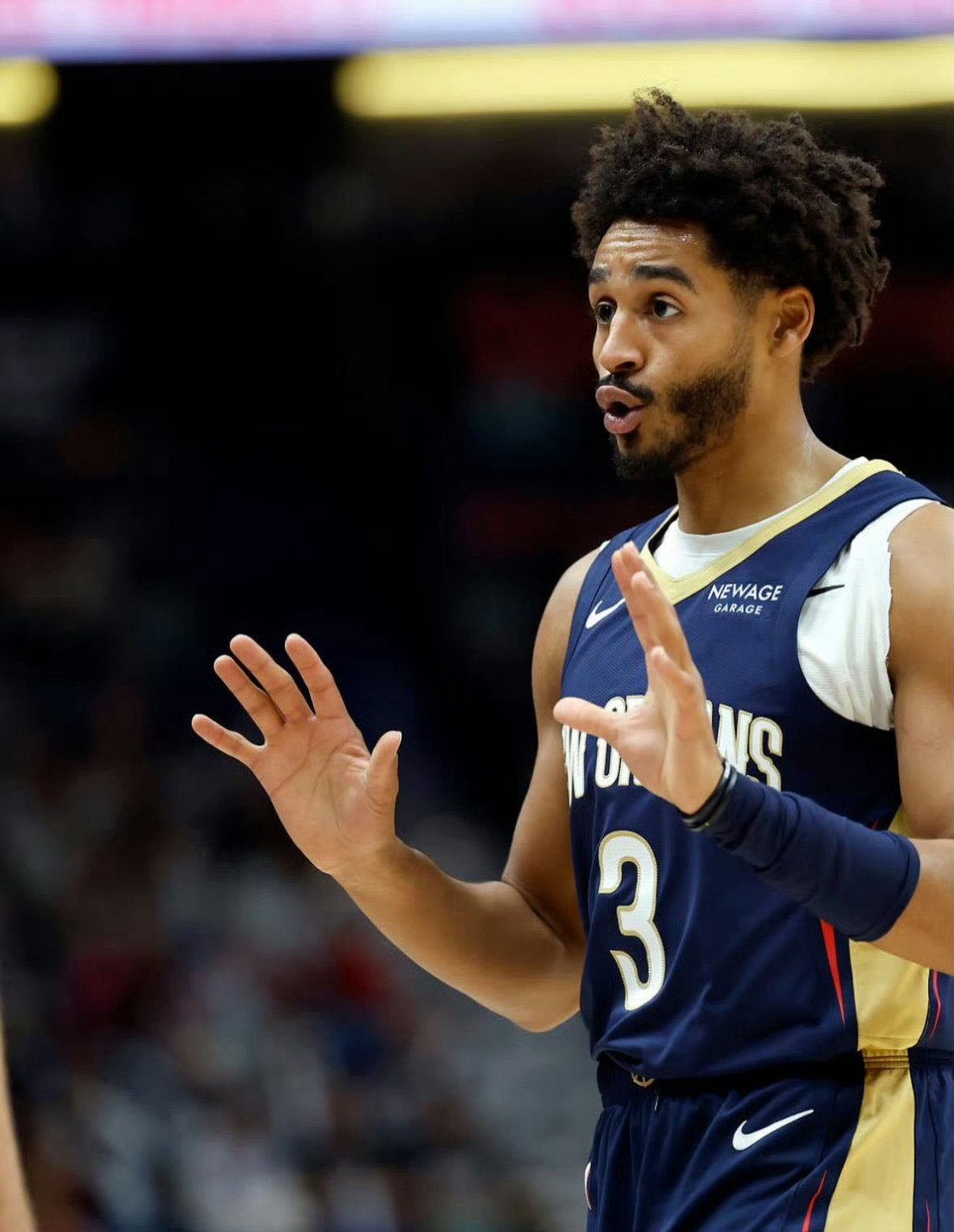 鹈鹕正在努力寻找普尔的交易机会希望能在交易截止日期前完成交易 