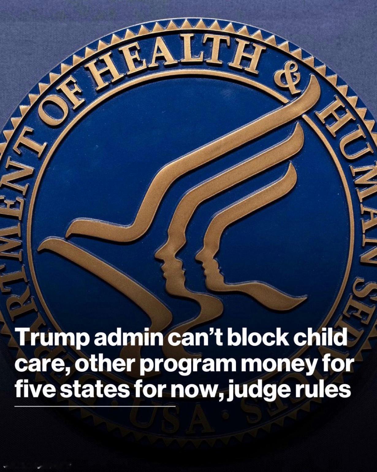 当地时间周五，美国一位联邦法官裁定，特朗普政府目前不能阻止联邦政府向五个民主党执