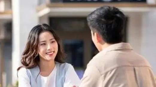 一位社会学家表示，现在最严重的问题，已经不是00后不结婚， 90后不生娃，而是生