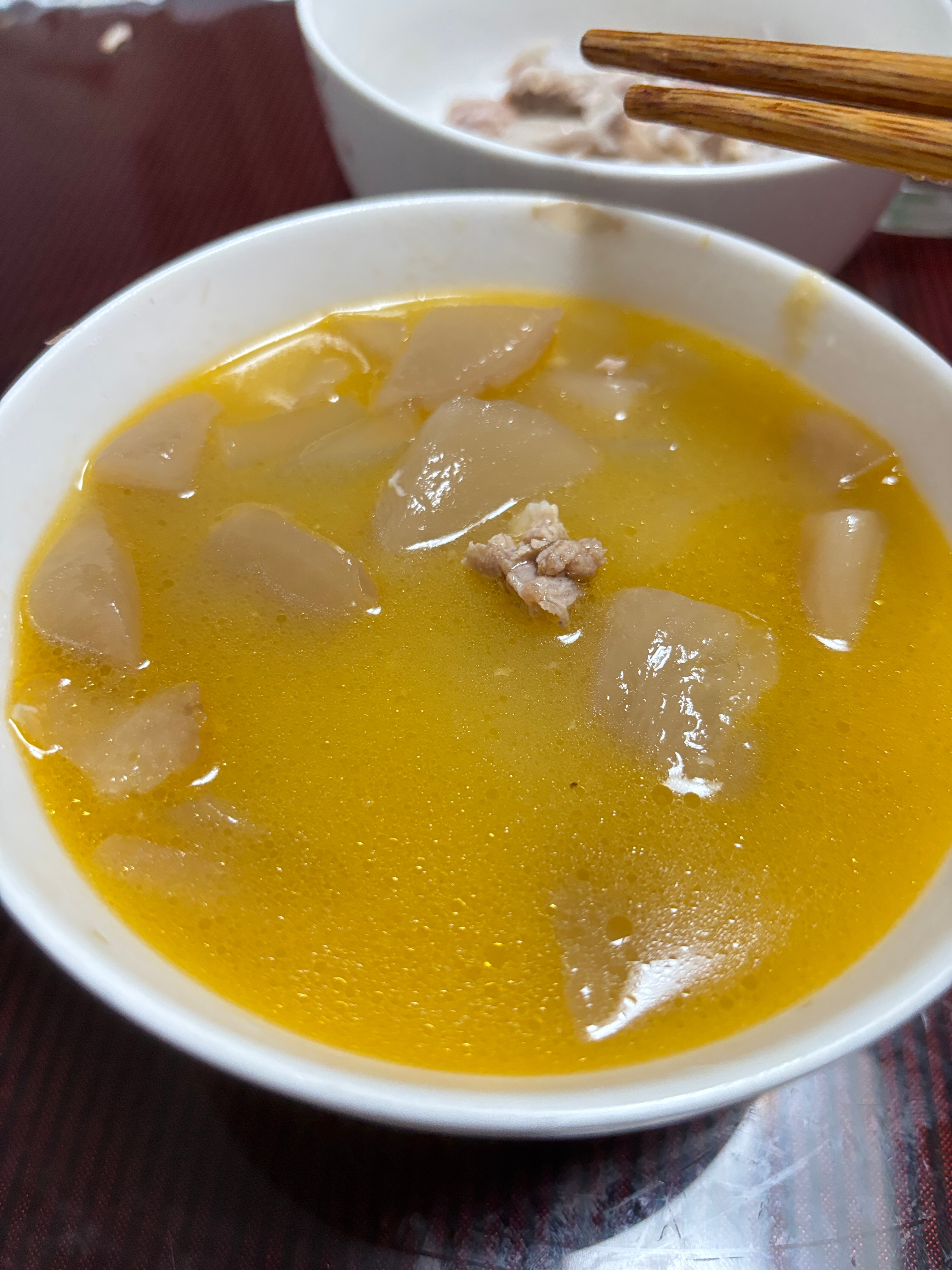 酸萝卜炖鸭子汤太好吃咯～ 