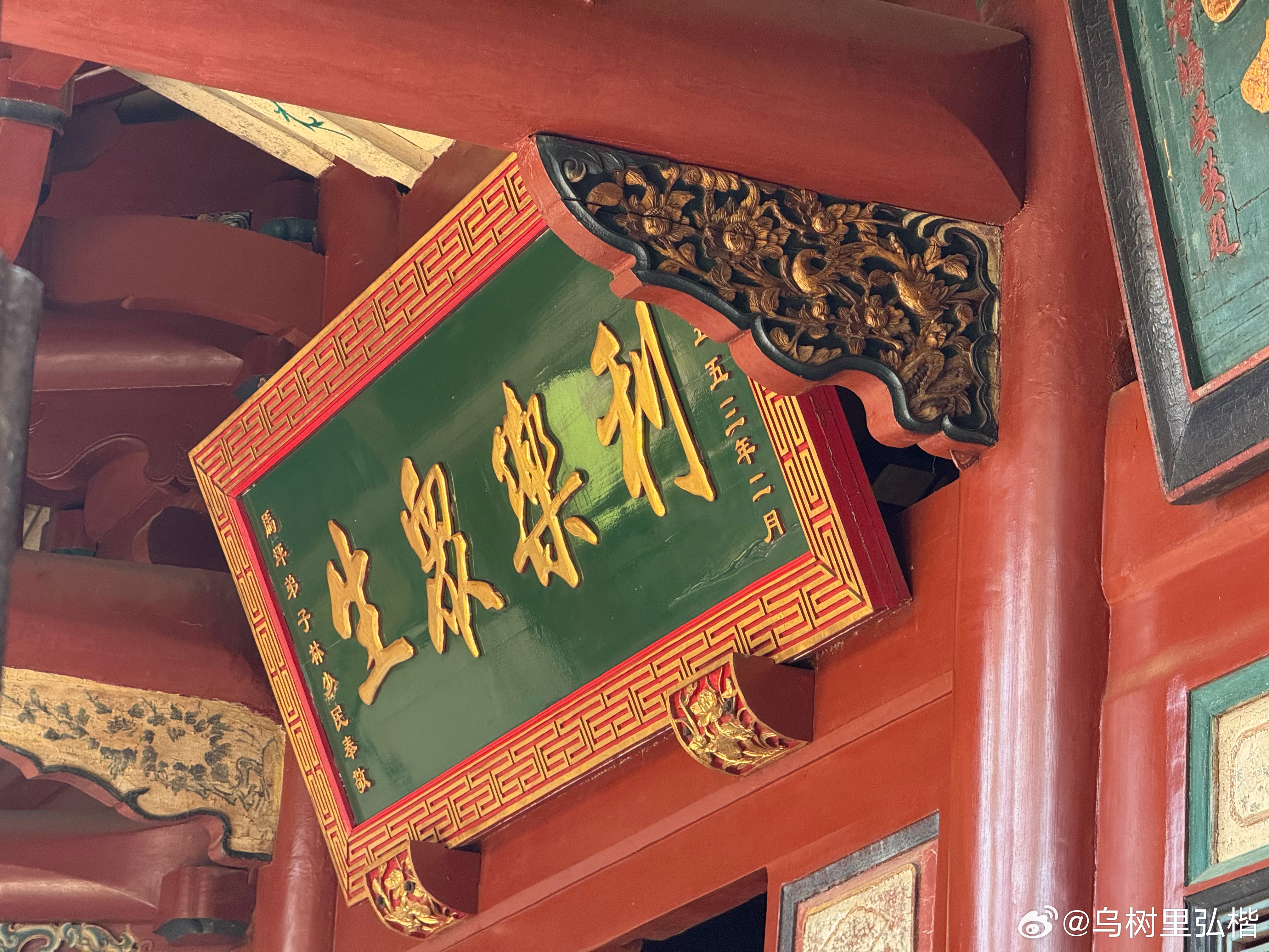 不再逢人诉苦，是一个人变好的开始，不知道你有没有发现，我们越长大，就越不爱说话了
