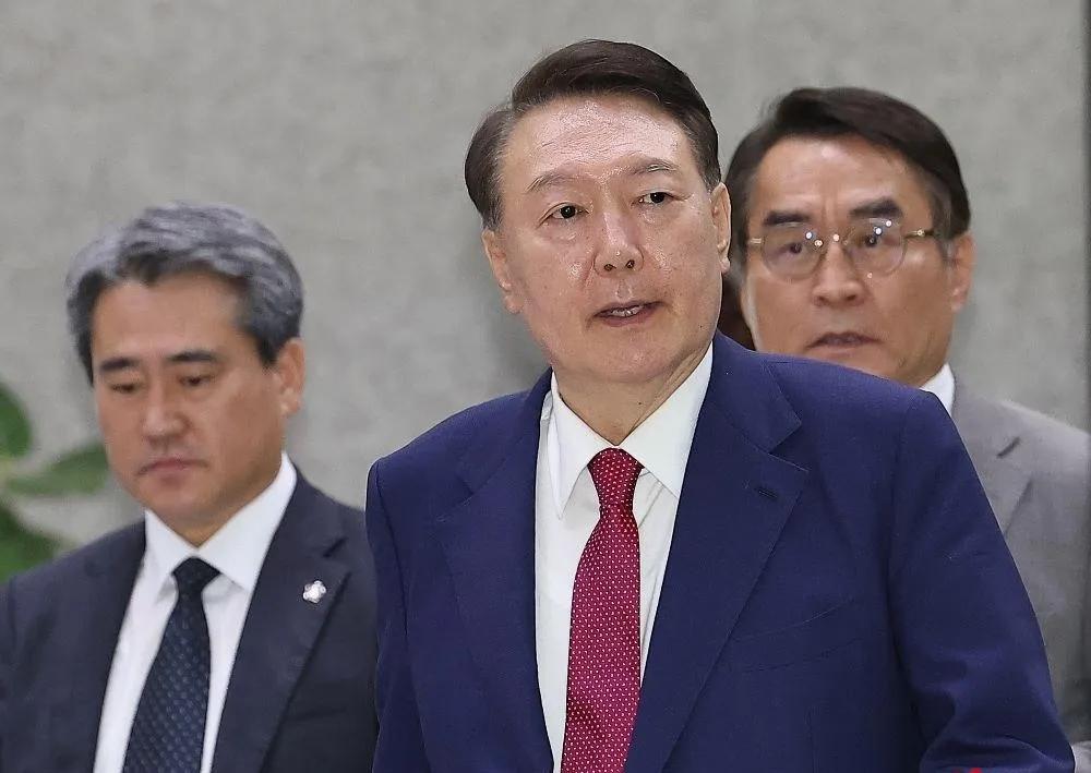 尹锡悦的天塌了！
7月9日，首尔中央法院在对尹锡悦进行“逮捕的必要性检查”后，直