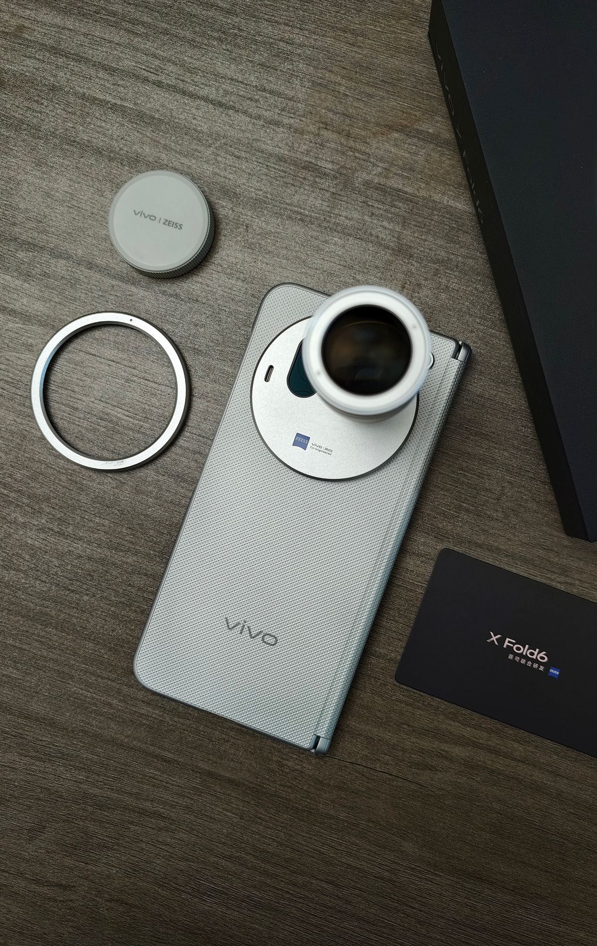 vivo X Fold6 & X Fold 合影四年迭代~更轻更薄、屏幕更强、续