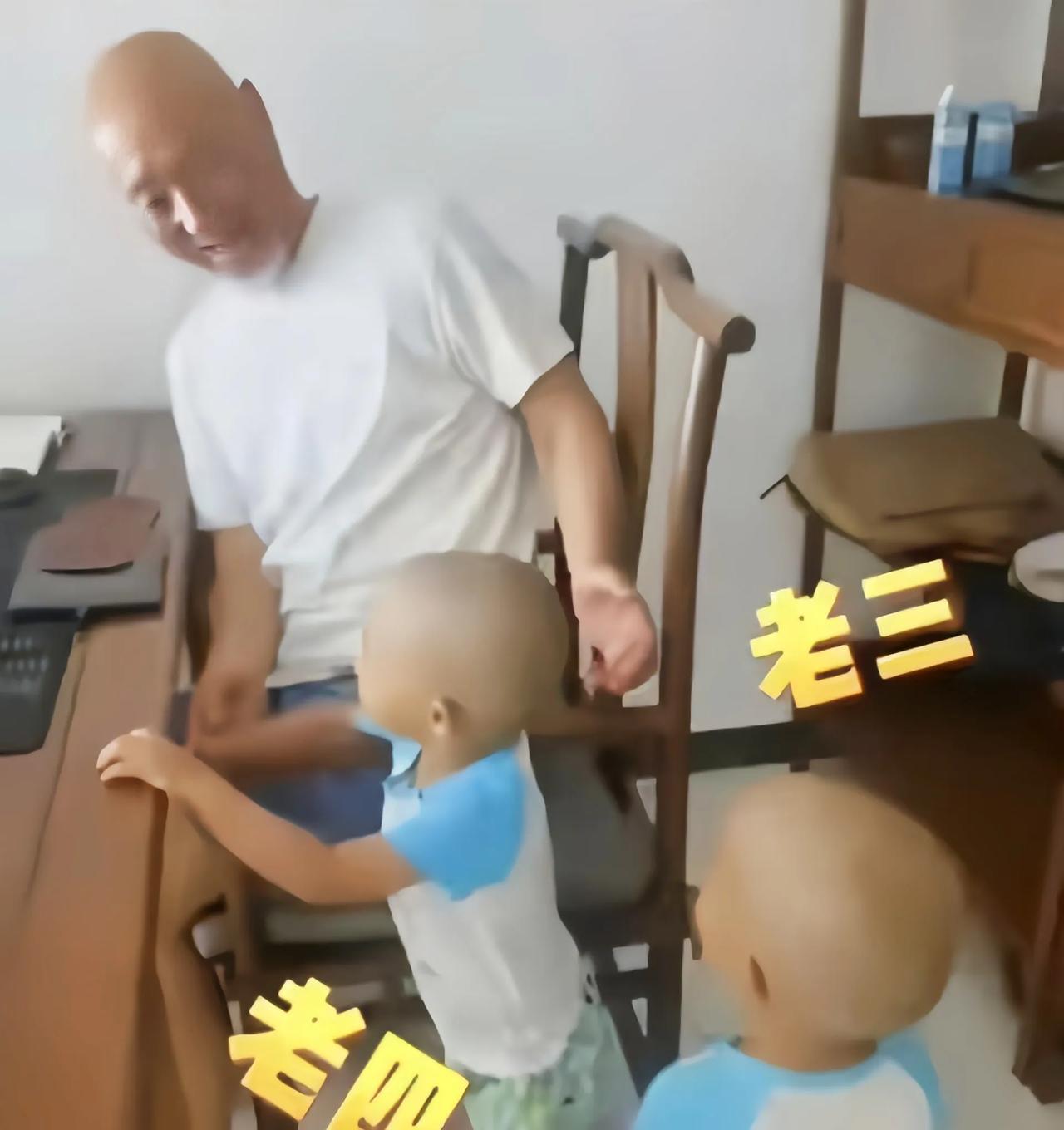 陈佩斯用实际行动证明，剧场的笑声是事业，校门口的背影才是生活

陈佩斯最近被曝出