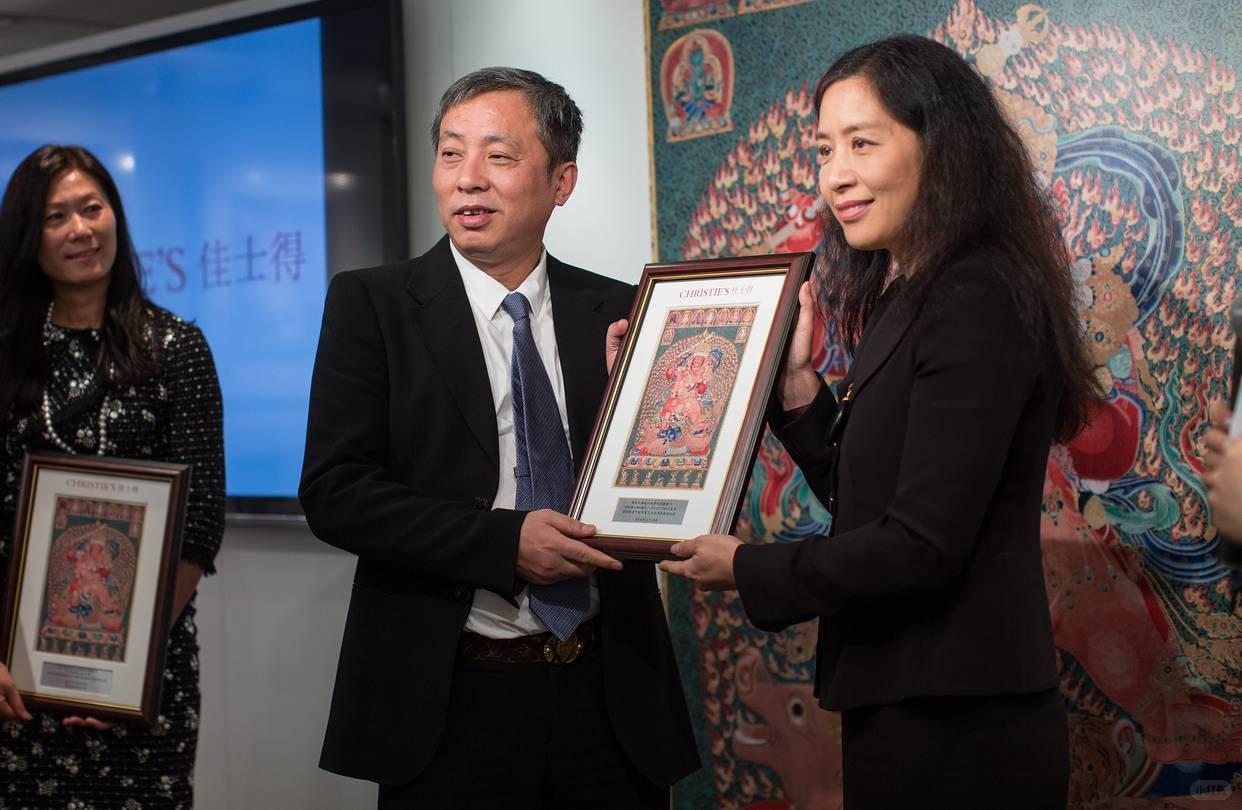 刘益谦与王薇：资本大鳄与艺术馆长的夫妻传奇
 
一、白手起家，贫贱相守
 
刘益
