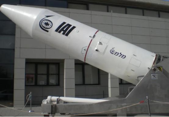 以色列给伊朗划了三大红线，第一伊朗不得拥核，第二伊朗不能有弹道导弹，第三伊朗不许