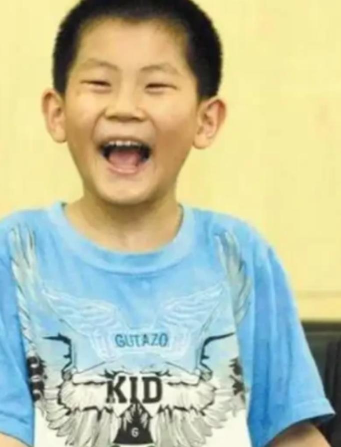 “国家的一大损失！”2000年，山东有一神童，短短的2天便念完小学，10岁那年参