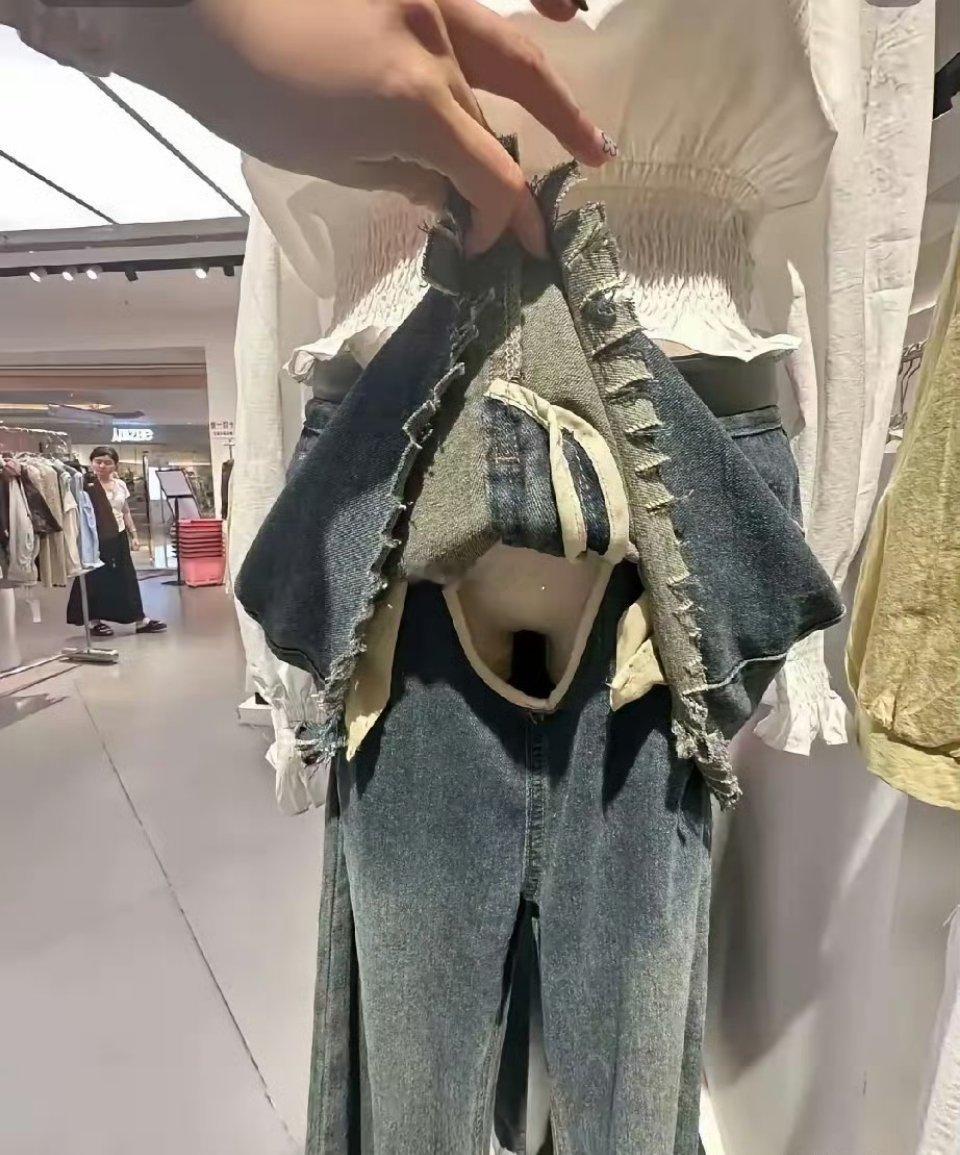 现今年轻人的服装设计越发让人难以捉摸了[思考] 
