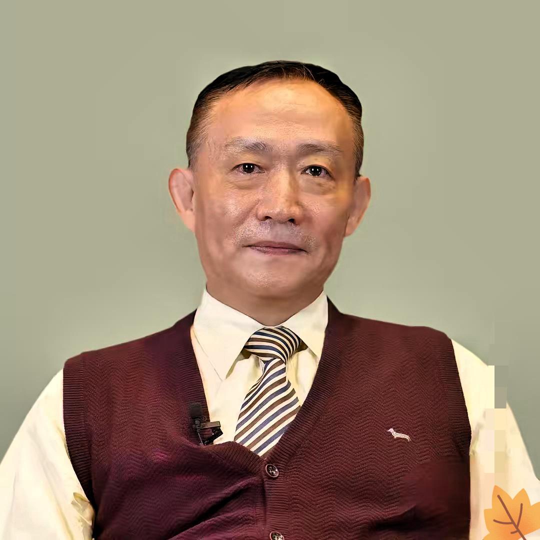 卢麒元这声警示太关键了！十五五节骨眼上，有人拿洋期刊当遮羞布，想动我们的民生命脉