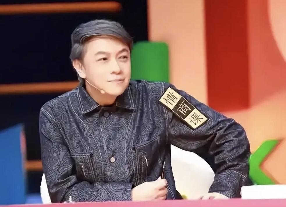 蔡康永“台独”属性坐实，拉入黑名单吧！
在大陆这么多年，参加各种综艺节目，老了钱