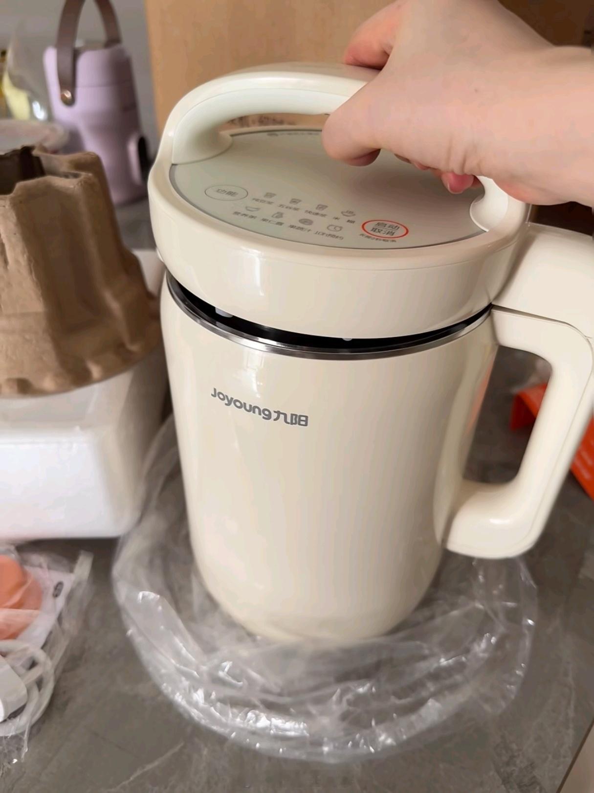 我很小的时候家里就用九阳豆浆机，到现在甚至都没坏，长大后没关注还以为快不行了没想