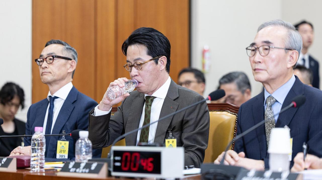 韩国媒体消息，10月14日国政监查临近之际，乐天信用卡MBK Partners以