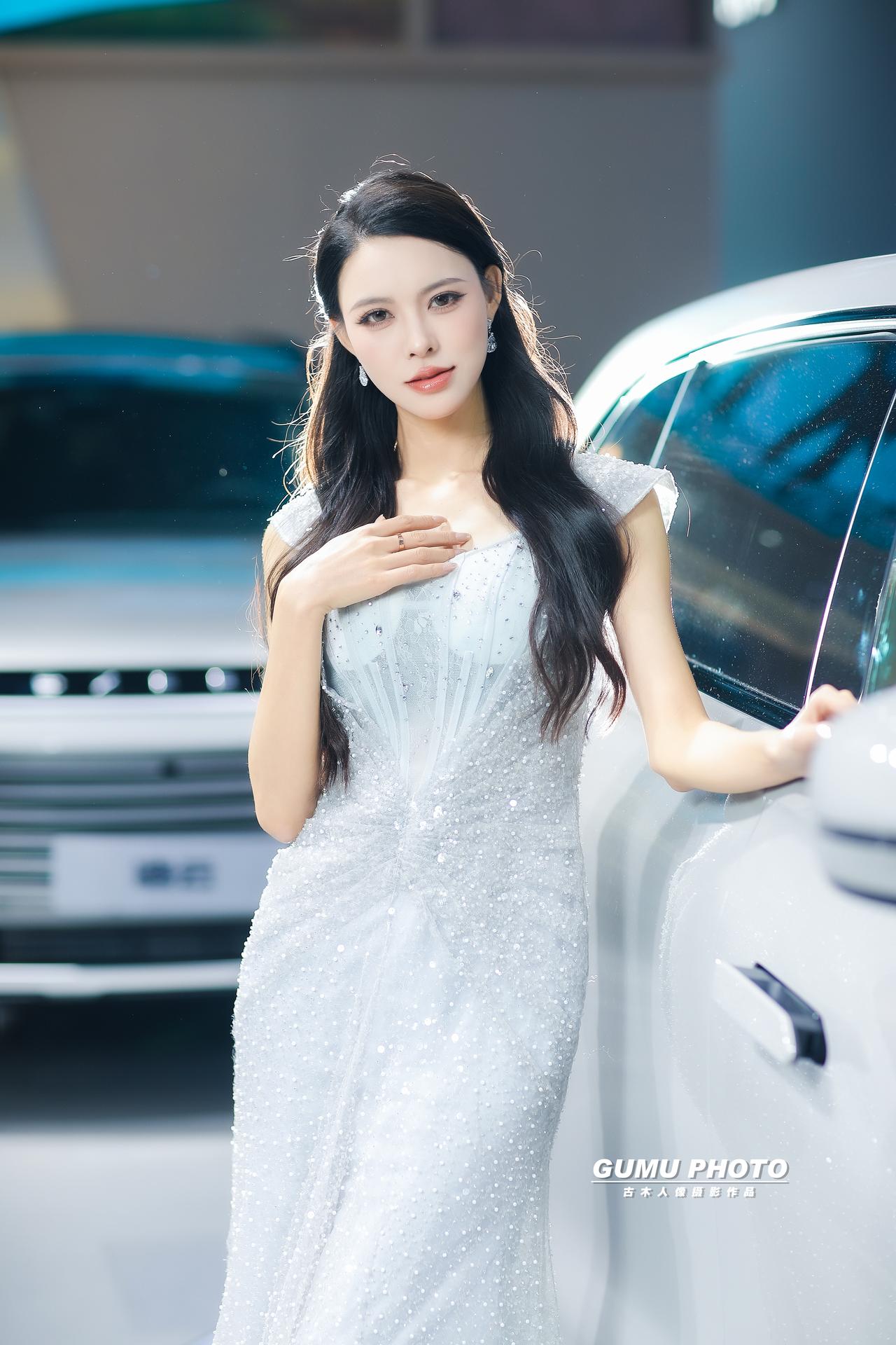 2025贵阳汽车文化节星途展台模特小姐姐