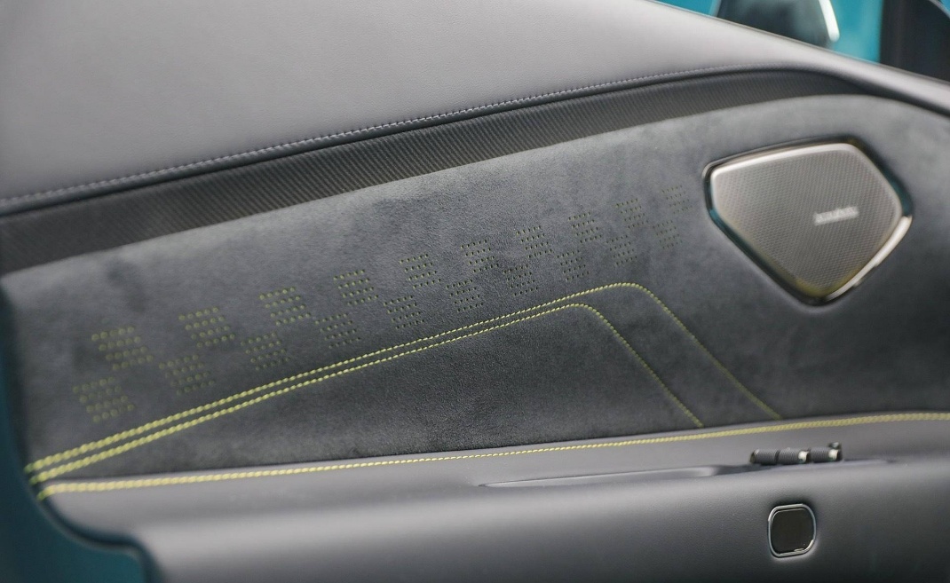 猜车，这个做工、缝线、质感看起来怎么样？ 