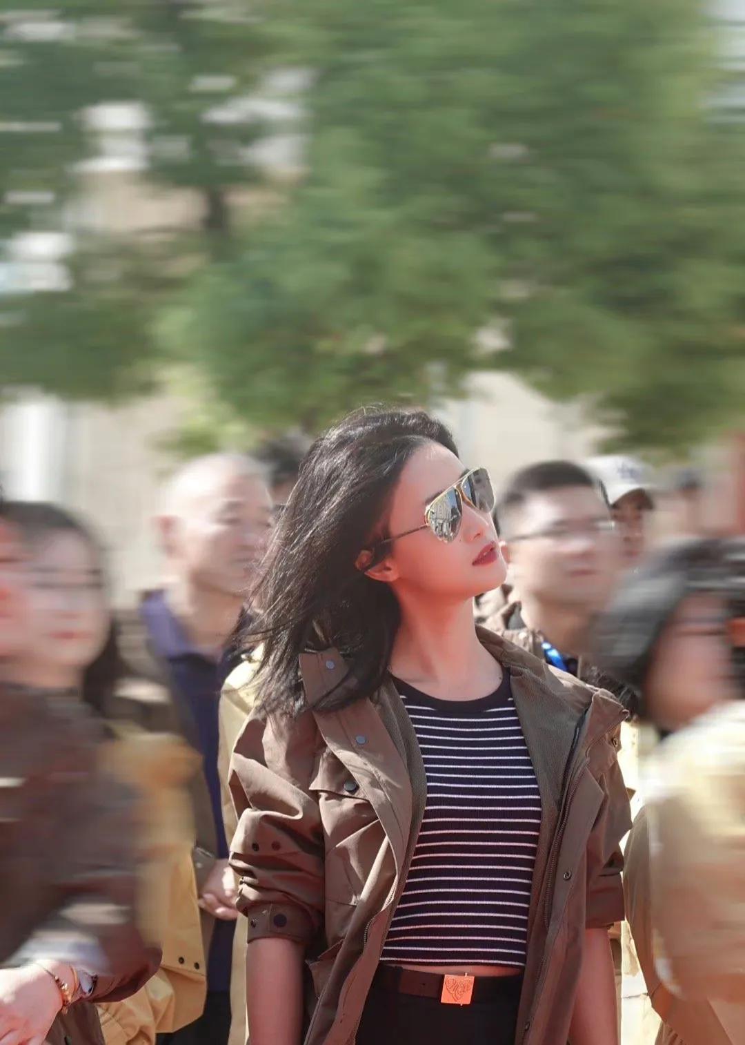 蓝盈莹新剧开机了，是民国悬疑剧，也是她第一次拍民国剧，期待。#电视剧新剧推送# 