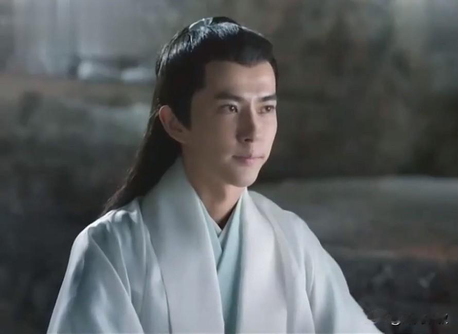 圈子里的人还是尽量不要独居吧
也不要一个人大晚上的出去聚餐
更不要在别人家里留宿