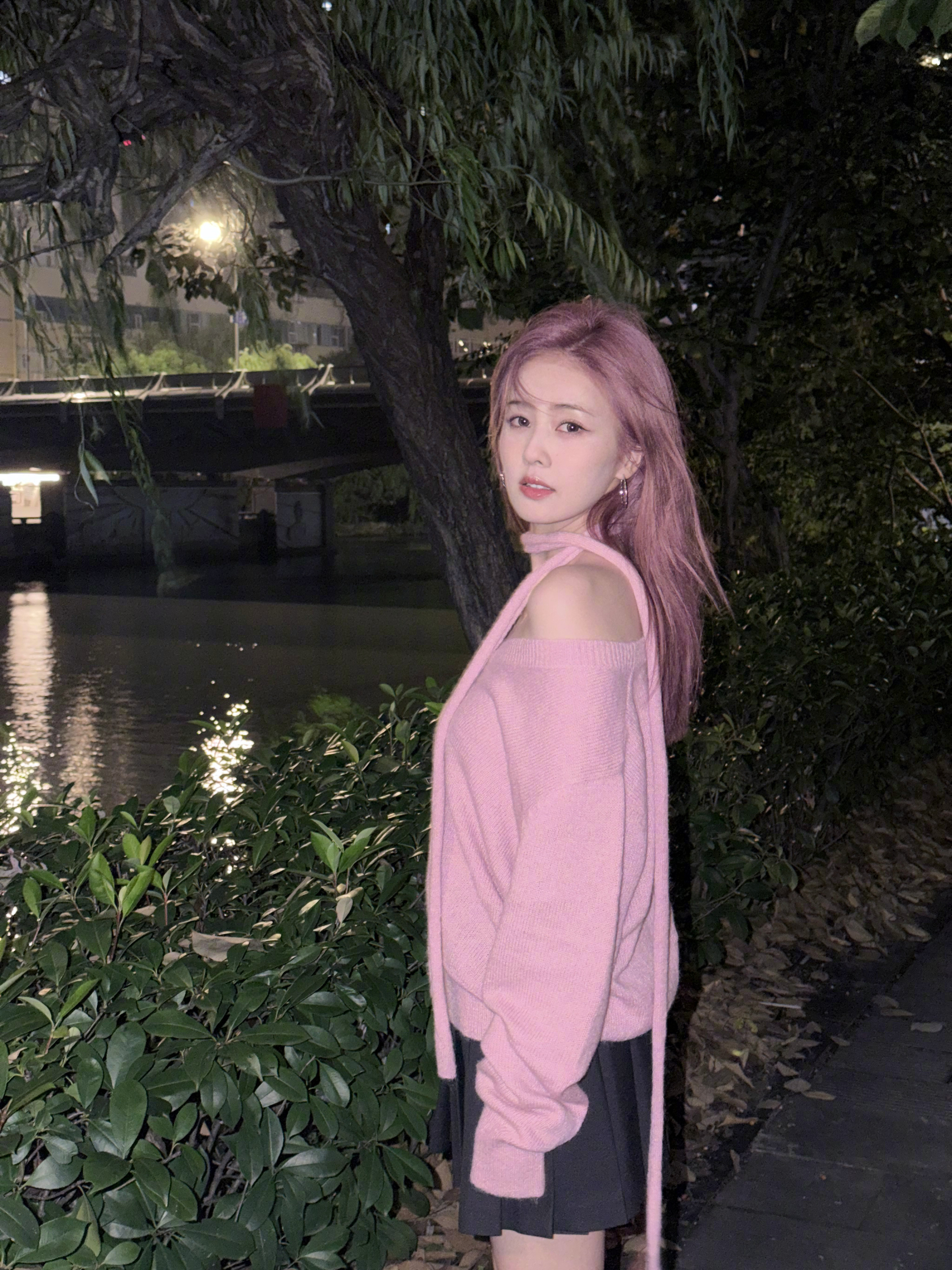 白鹿发了库存白鹿 在复制粘贴的时代，你是手写的诗