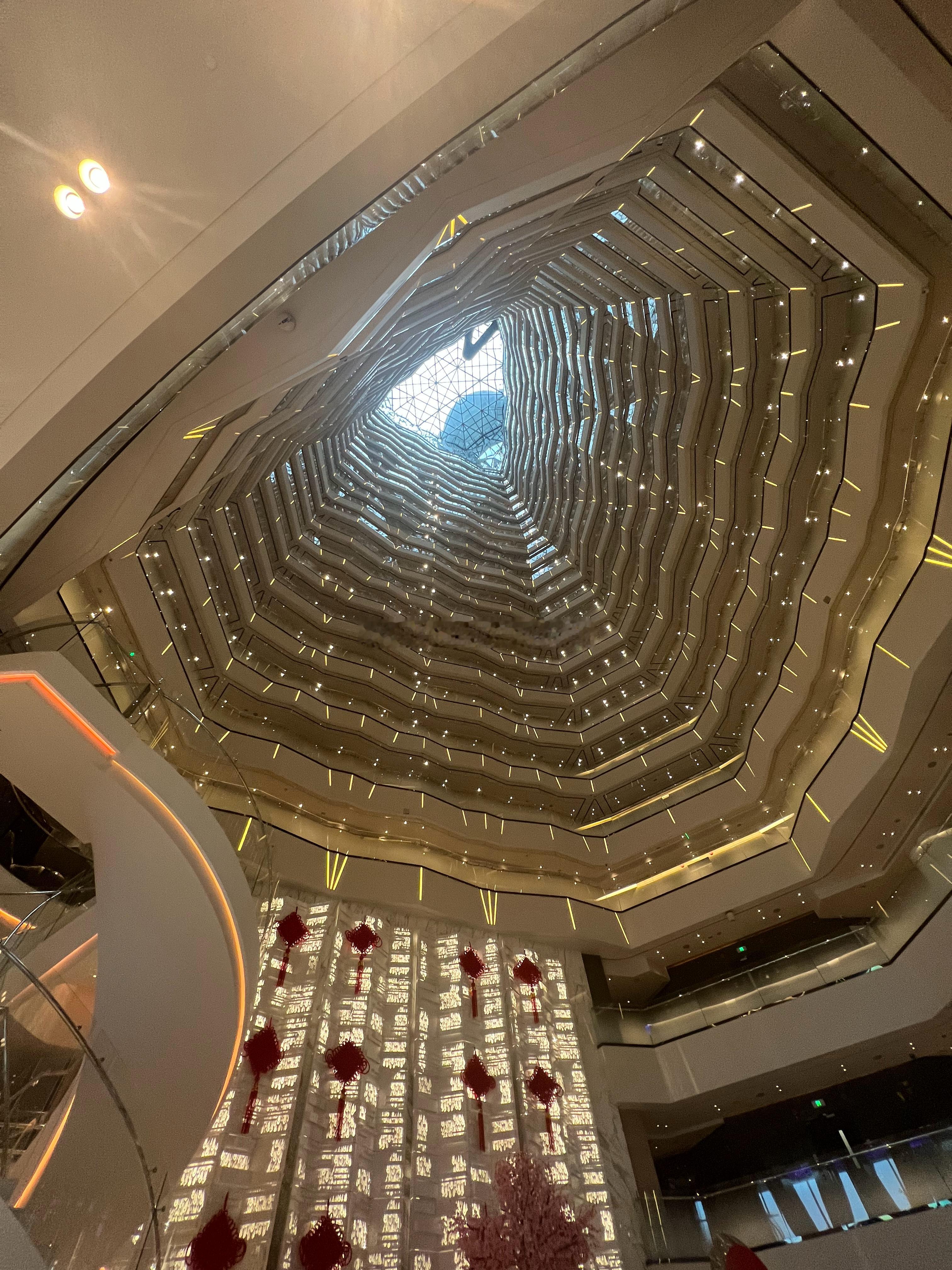 转一个观点：韩国、日本的巨型城市圈：日本乡村彻底人走了，衰败了，只剩下少量的温泉