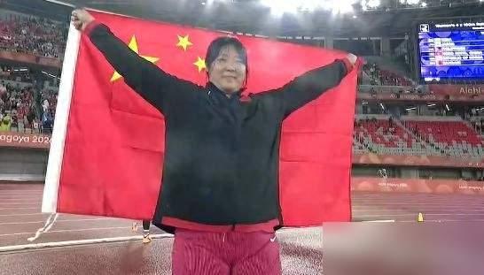 18岁严子怡一枪封神，横扫亚洲标枪赛场