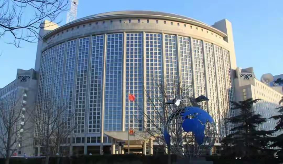 12月17日，美国国务院突然官宣，要向中国台湾地区出售价值111亿美元的武器装备