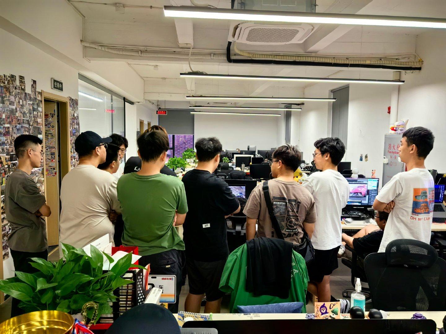 大制作审片中[努力][努力][努力]  ​​​