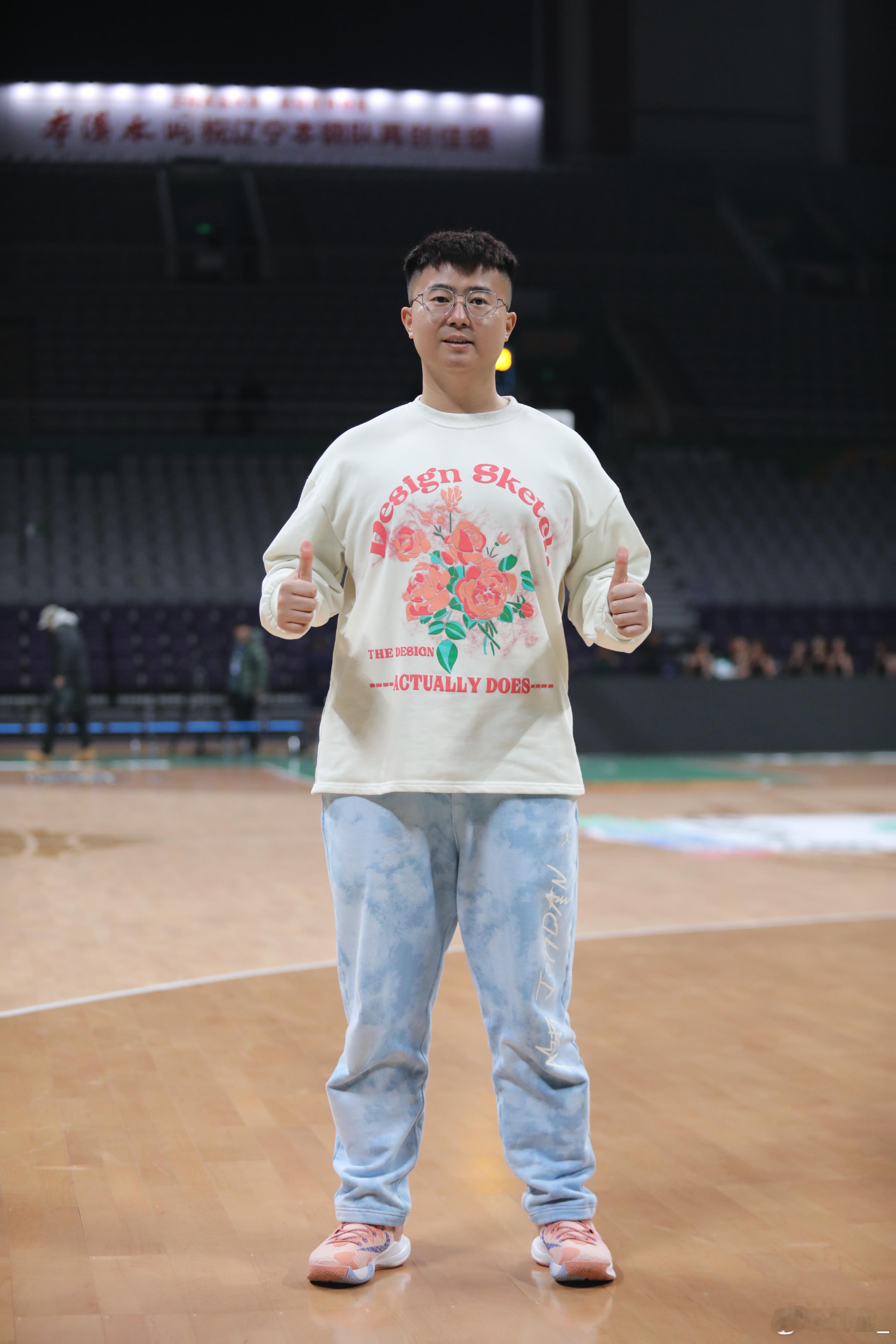 为什么别人可以搞来心仪的球员？难道仅仅是因为有钱吗？任何时候我们都不要缺少从头再