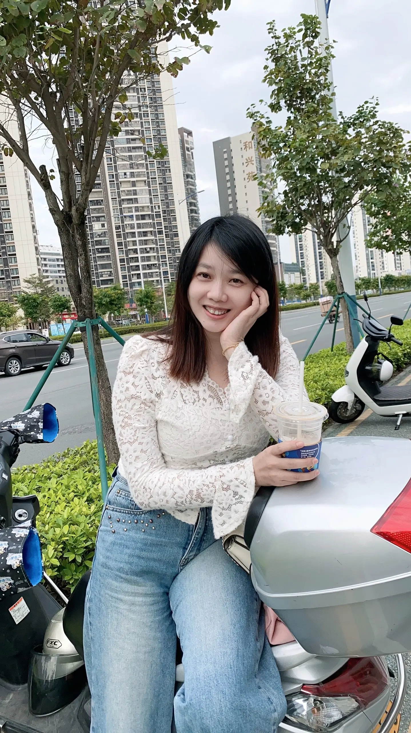 生活和朋友，越简单越好 如果你有我就够了，那么我也是～