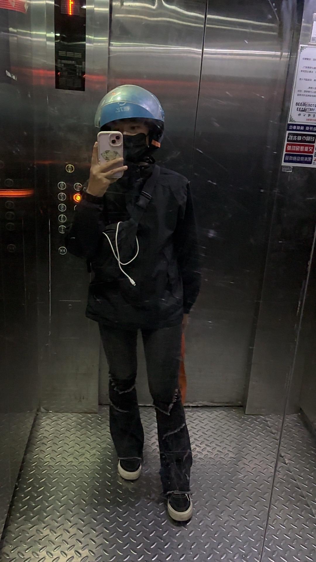 如果路边停的车在你不注意的情况下突然启动出发！这时候你会不会爆粗口🤬