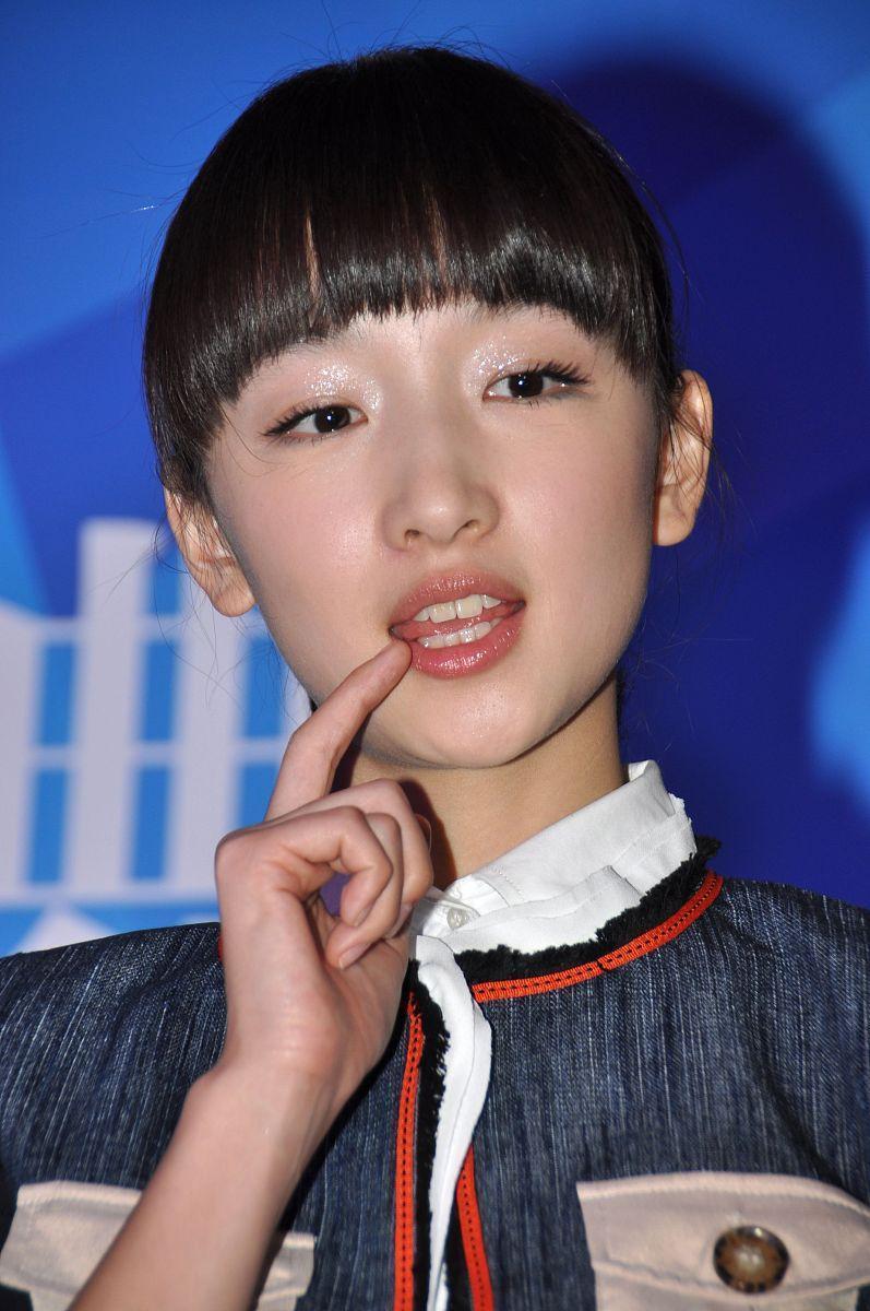 早期的周冬雨，这算不算是小清新的代表人物 ​​​