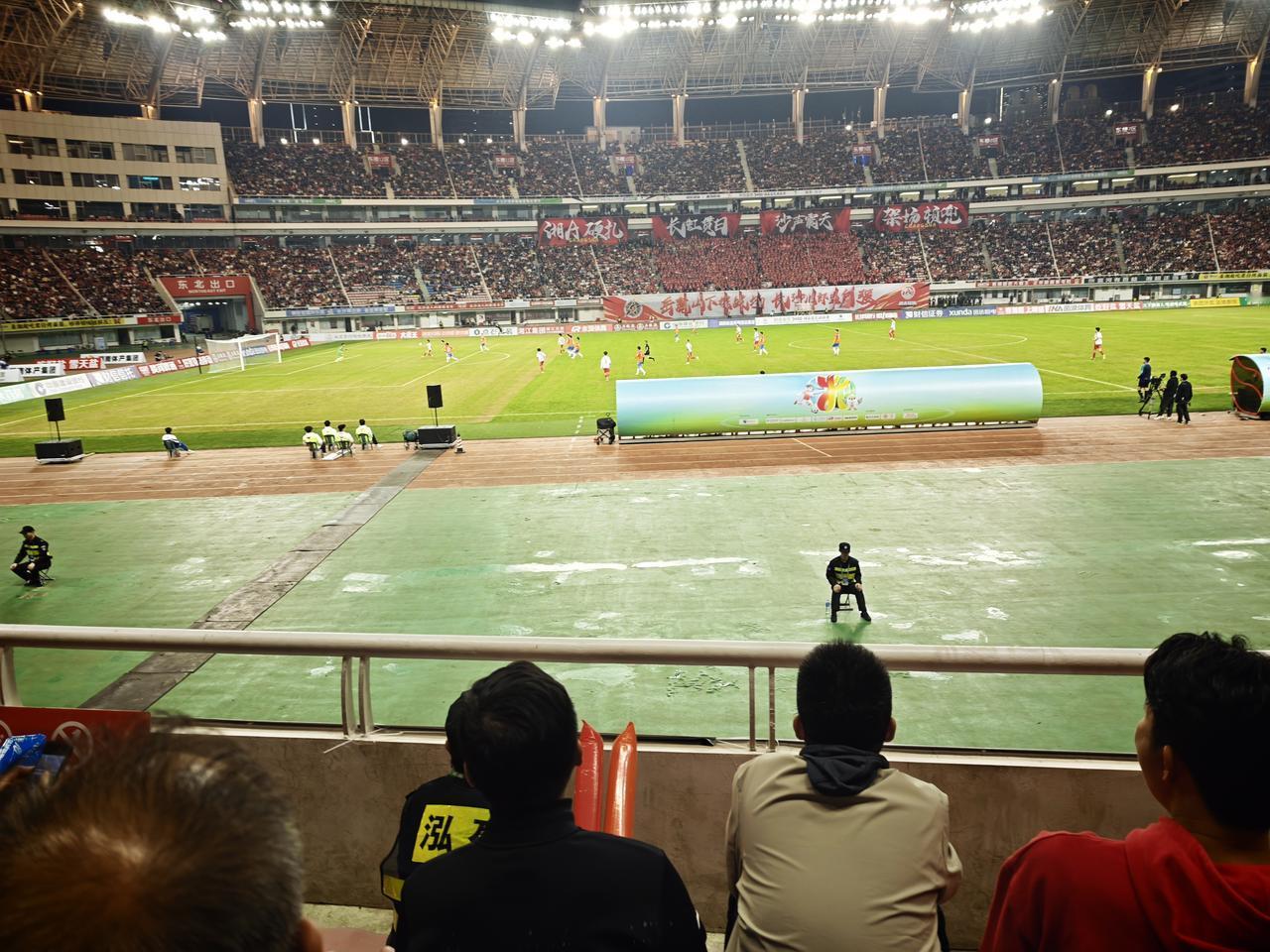 前两三届问题不大，多了球迷就会有审美疲劳。最好是两届以后就变成两年或者三年一届会