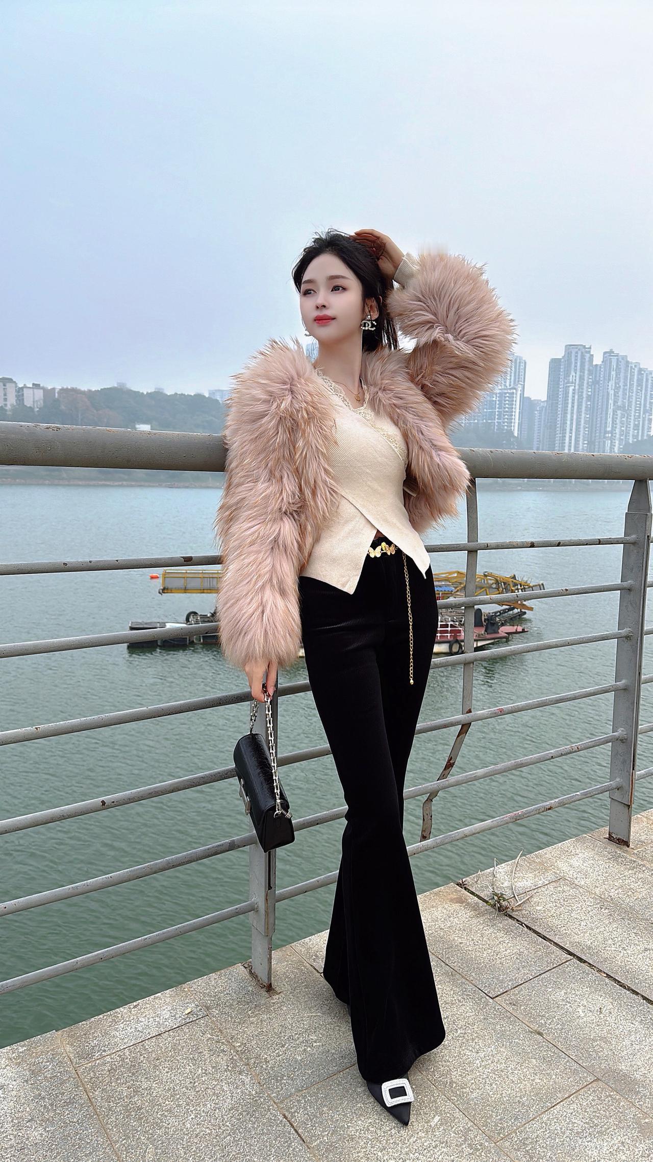 经常给你点赞的人，ta一定喜欢你，但经常出现在浏览记录中却不给你点赞的人，那ta