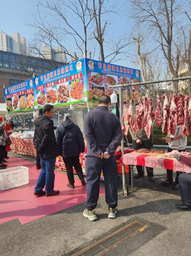 青岛海云庵糖球会分为三大片：海云庵片、四方公园片和四方片三个片举行。
     