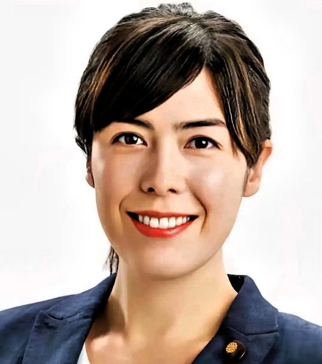 小野田纪美跳出来替高市早苗擦屁股了。
她说中国老是用经济当成武器。
 
自诩“美