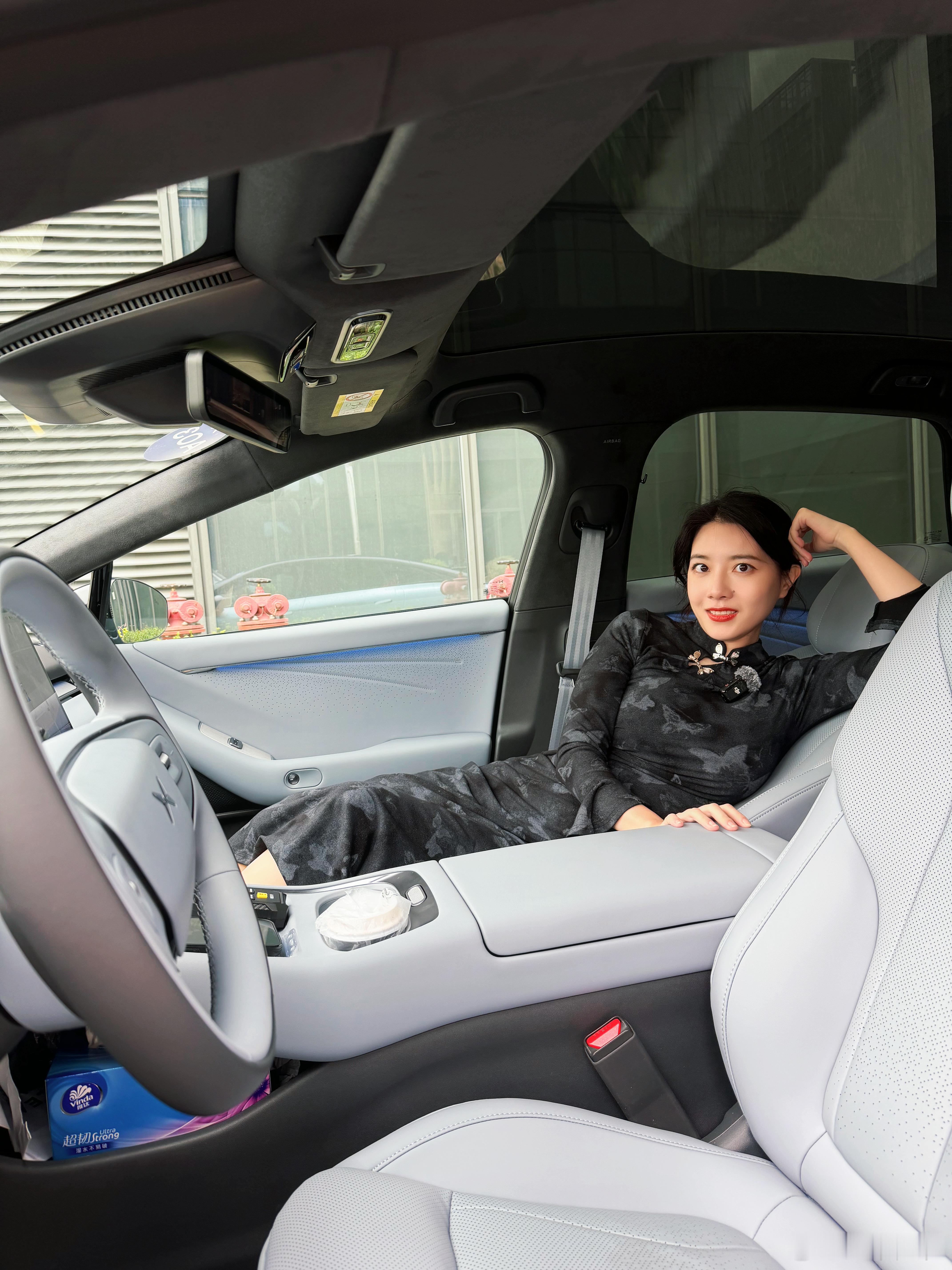 小鹏首款全球车型来啦26款小鹏P7+～可油可电超级增程版纯电续航430km综合续