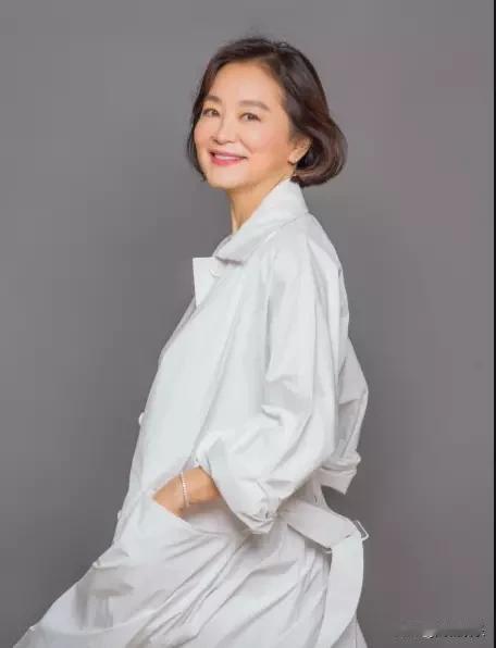 【林青霞11亿豪宅被小强攻占！网友：东方不败也斗不过蟑螂精？】
 
救命！林青霞