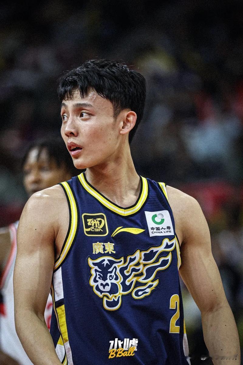 徐杰落选中国男篮世界杯预选赛大名单[爆竹][爆竹][爆竹]
1、留在广东队好好疗