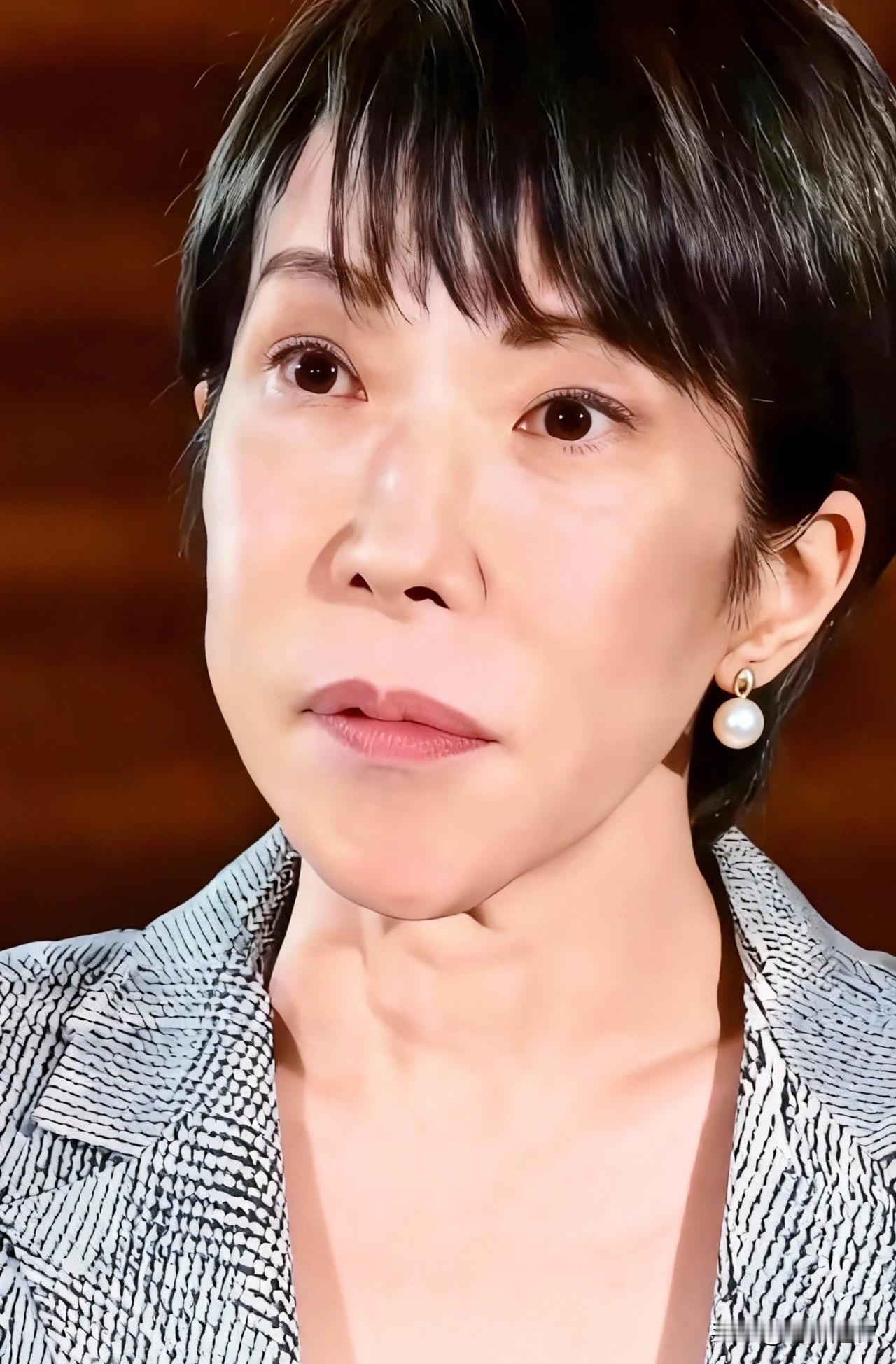 最近刷到

日本扩军的新闻

我是真有点看不懂了！

好好的专守防卫说扔就扔，非