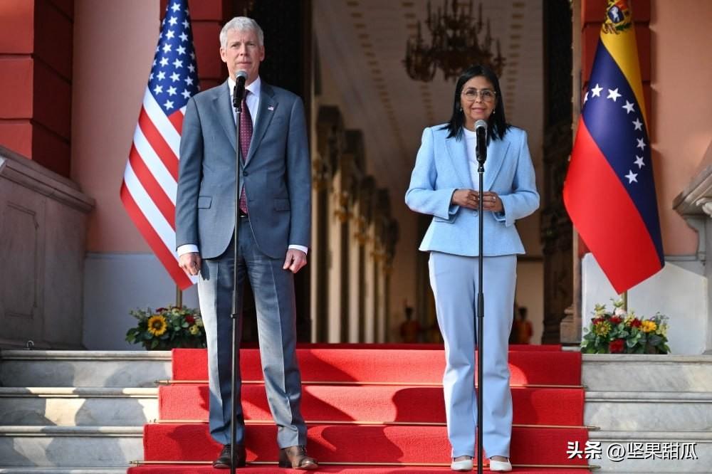 美国已解除对委内瑞拉临时总统德尔西·罗德里格斯的所有制裁。

看来美国总统特朗普