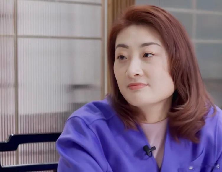 宗馥莉已经辞职辞去的只是集团职务，她还有个价值数百亿的宏胜系，估计要慢慢去娃哈哈