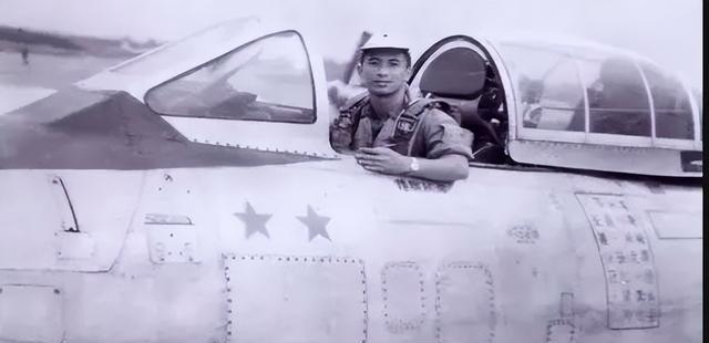 1956年不愿被提及的罗源湾空战，原志愿军王牌飞行员被击落牺牲
 
谁能想到，这