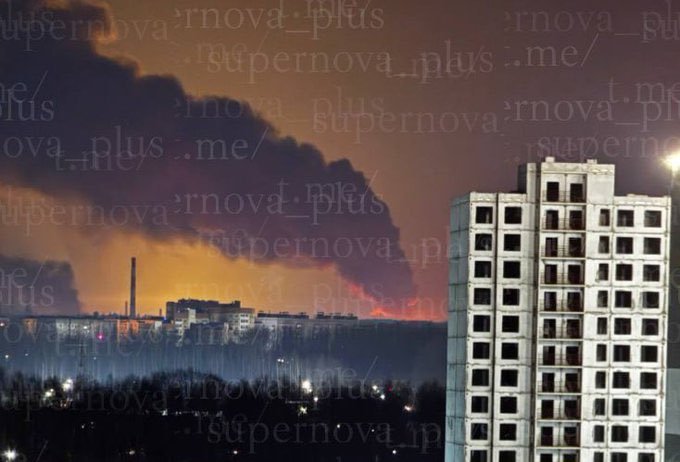 乌克兰无人机刚刚袭击了俄罗斯的雅罗斯拉夫尔炼油厂，并将其点燃，最近乌克兰军队继续