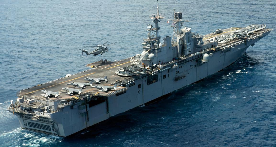 每天认识一件兵器 美国“黄蜂”级两栖攻击舰“黄蜂”（Wasp）级两栖攻击舰是美国